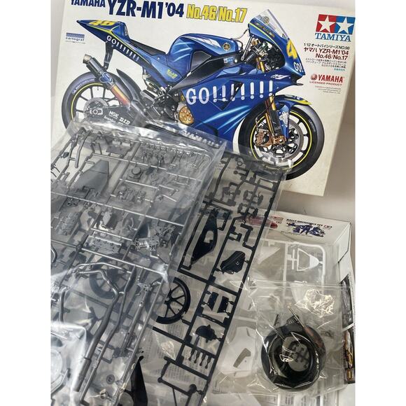 Tamiya 1/12 Yamaha Yzr-M1 04 No.46/No.17 Motorcycle Series Complete NEW - Picture 6 of 7